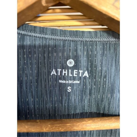 Athleta Size Small (S) Heather Grey T-Shirt Logo on Back of Shirt is Coming off - Picture 3 of 4